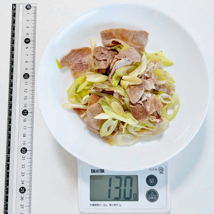 中皿一皿分の豚肉のねぎ塩炒め