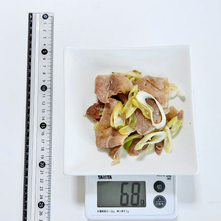 小皿一皿分の豚肉のねぎ塩炒め