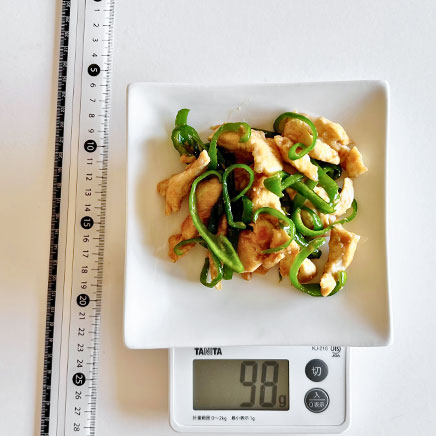 小皿一皿分のささみとピーマンの炒め物