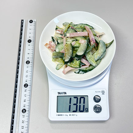 中皿1皿分のきゅうりとハムのマヨネーズサラダ