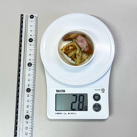 豆皿1皿分のポテトとウインナーの炒め物