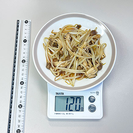 中皿1皿分のもやしときのこの炒め物