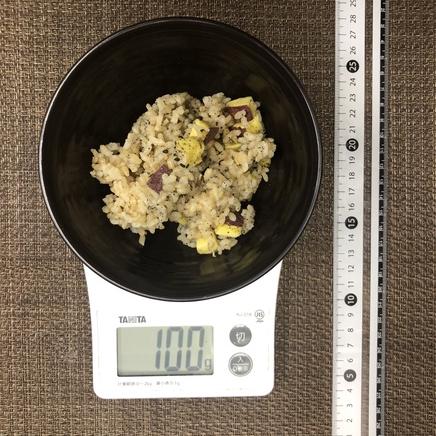 100g分の玄米のサツマイモご飯
