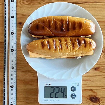 コッペパン2個分のツナとチーズのパニーニ