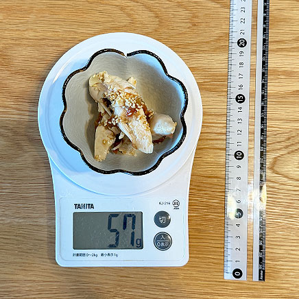 豆鉢1杯分の小鉢1杯分のささみの梅肉和え