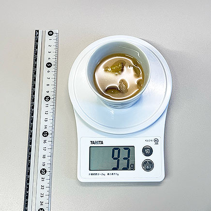 小椀1杯分のさつまいもの味噌汁