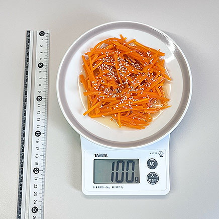 中皿1皿分のにんじんの酢の物