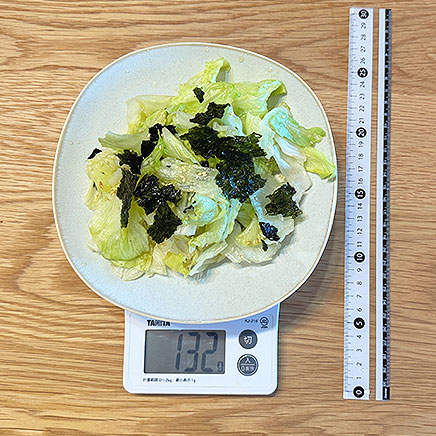 大皿1皿分のレタスと韓国海苔のサラダ