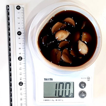 小鉢1杯分のにんにくの醤油漬け