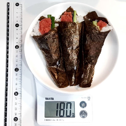 3本の明太子の手巻き寿司