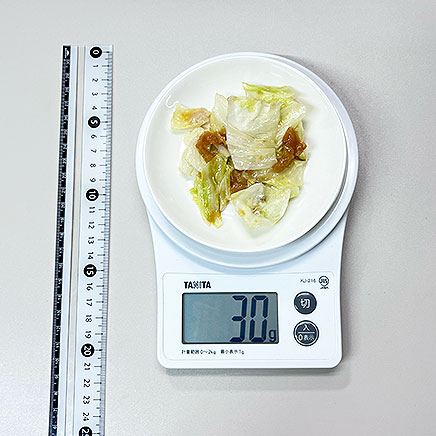 小皿1皿分のキャベツの梅肉和え