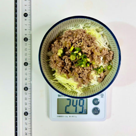 小丼1杯分のひき肉のキャベツ丼