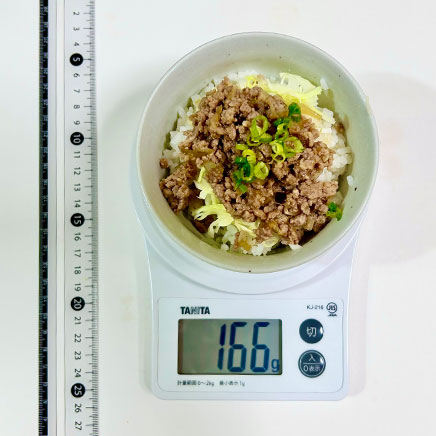 茶碗1杯分のひき肉のキャベツ丼