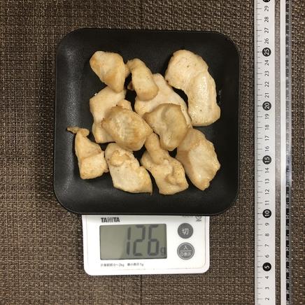 中皿1皿分の鶏胸肉の素揚げ