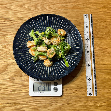 大皿1皿分のえびとブロッコリーのマヨネーズ炒め