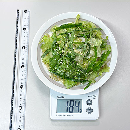 大皿1皿分のシソのサラダ