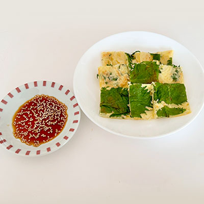 大皿1皿・1人前のシソのチヂミと酢醤油