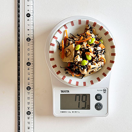 小皿1皿分の豆腐とひじきの煮物