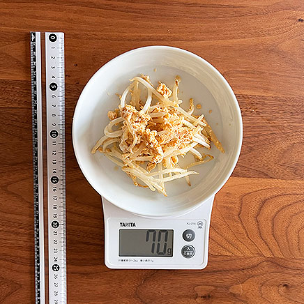 中皿1枚分のもやしの卵炒め