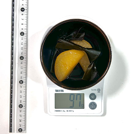 小鉢1杯分の大根と昆布の煮物