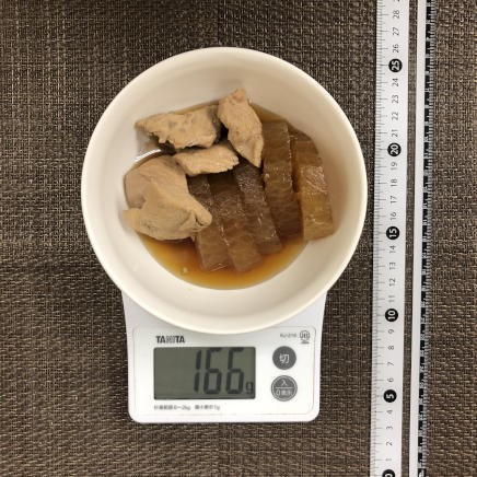 小皿1皿分の鶏胸肉と大根の煮物