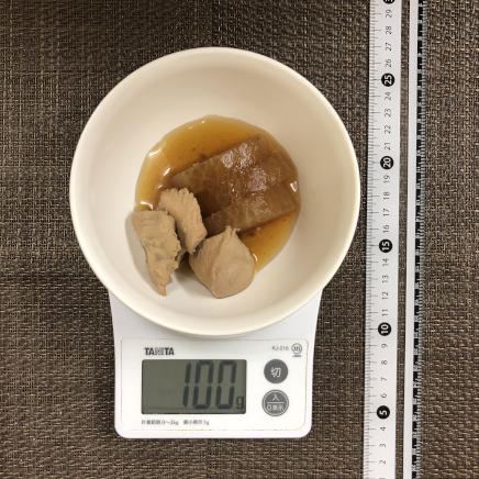 100g分の鶏胸肉と大根の煮物