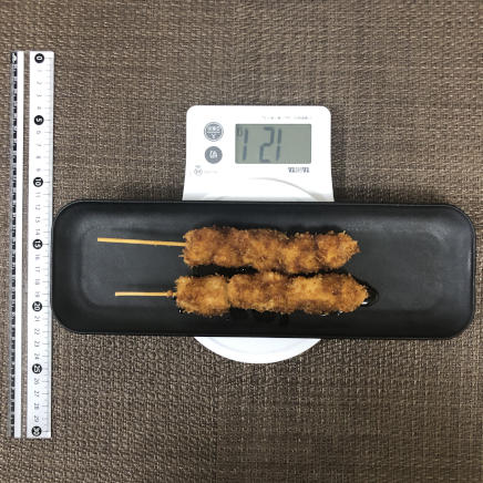 2本分の鶏胸肉のソース串カツ
