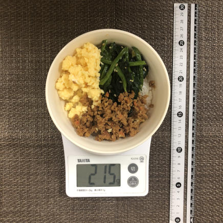 半人前の鶏胸肉のそぼろ丼