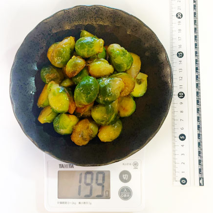 中皿1皿分の芽キャベツの炒め物