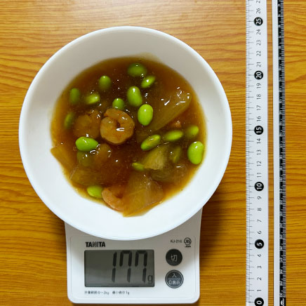 中鉢1杯分の冬瓜と海老の煮物