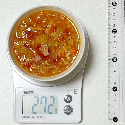 スープボウル(中)1杯分・1人前のオートミールトマトスープ