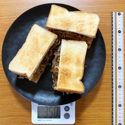 食パン3枚分の焼きそばサンドイッチ