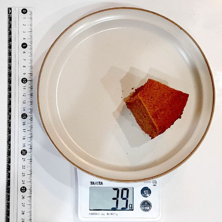 18cm型1/8切れ分のココアシフォンケーキ