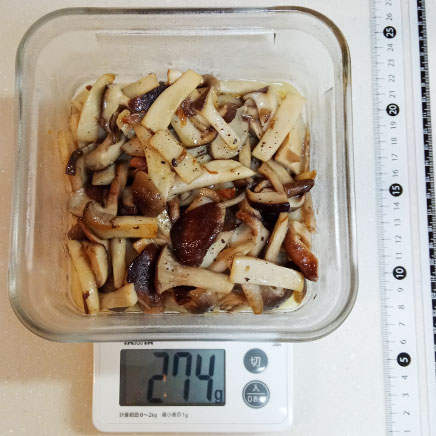 ガラス製容器(大)1つ分のきのこのオイル漬け