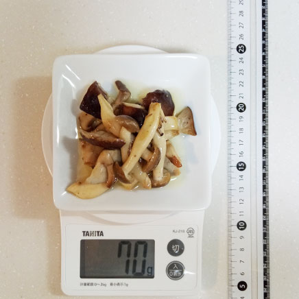 小皿1皿分のきのこのオイル漬け