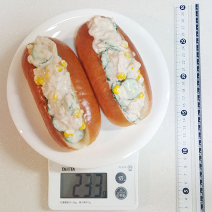 コッペパン2本分のツナサラダパン