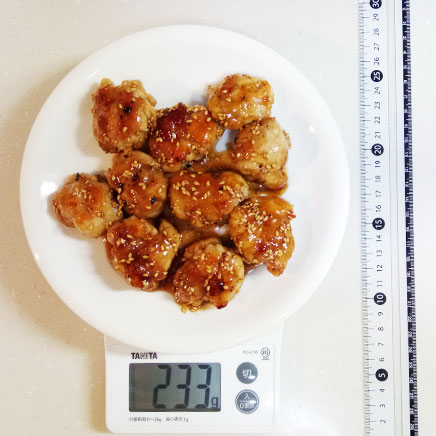 中皿1皿分の豚こま団子の甘酢あん