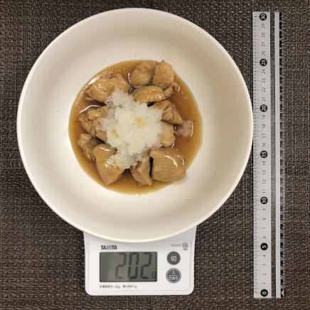中皿1皿・1人前の鶏胸肉のみぞれ煮