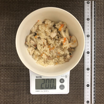丼1杯分の鶏胸肉の炊き込みご飯