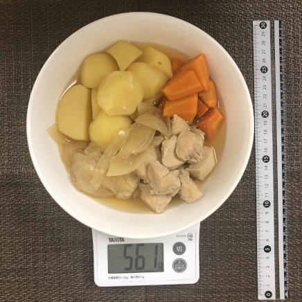 大皿1皿の鶏胸肉の肉じゃか