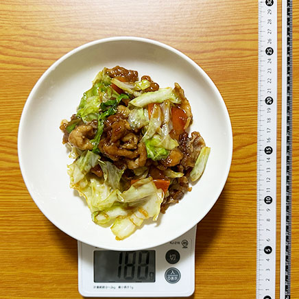 中皿1皿分のキャベツと豚肉のオイスターソース炒め