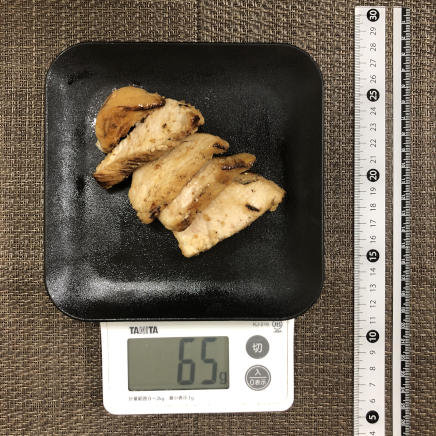 半人前の鶏胸肉の塩麹焼き