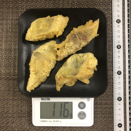 切り身1切れ分の鮭の天ぷら