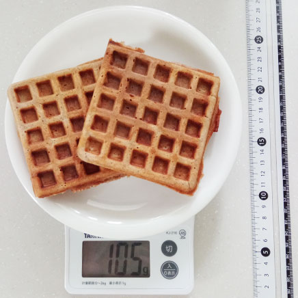 9×9cmの型2枚分のココアワッフル