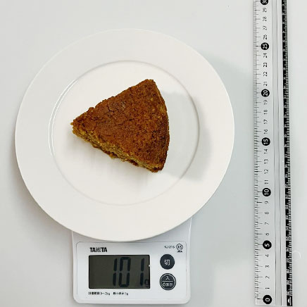 18cm型1/6カット分のオートミールキャロットケーキ