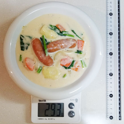 大皿1皿分のソーセージのシチュー