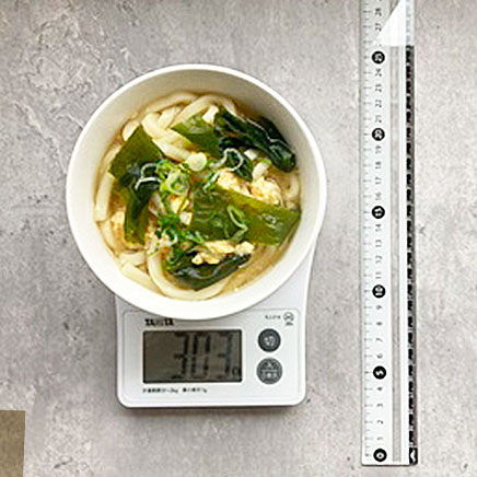 小丼1杯分の卵とわかめのうどん