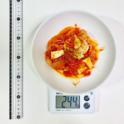 大皿1皿分の鶏肉のトマト煮込み