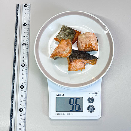 4切れ分の鮭の素揚げ