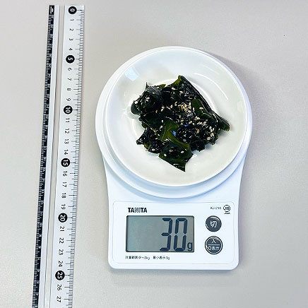 小皿1皿分の生わかめとごまのポン酢和え